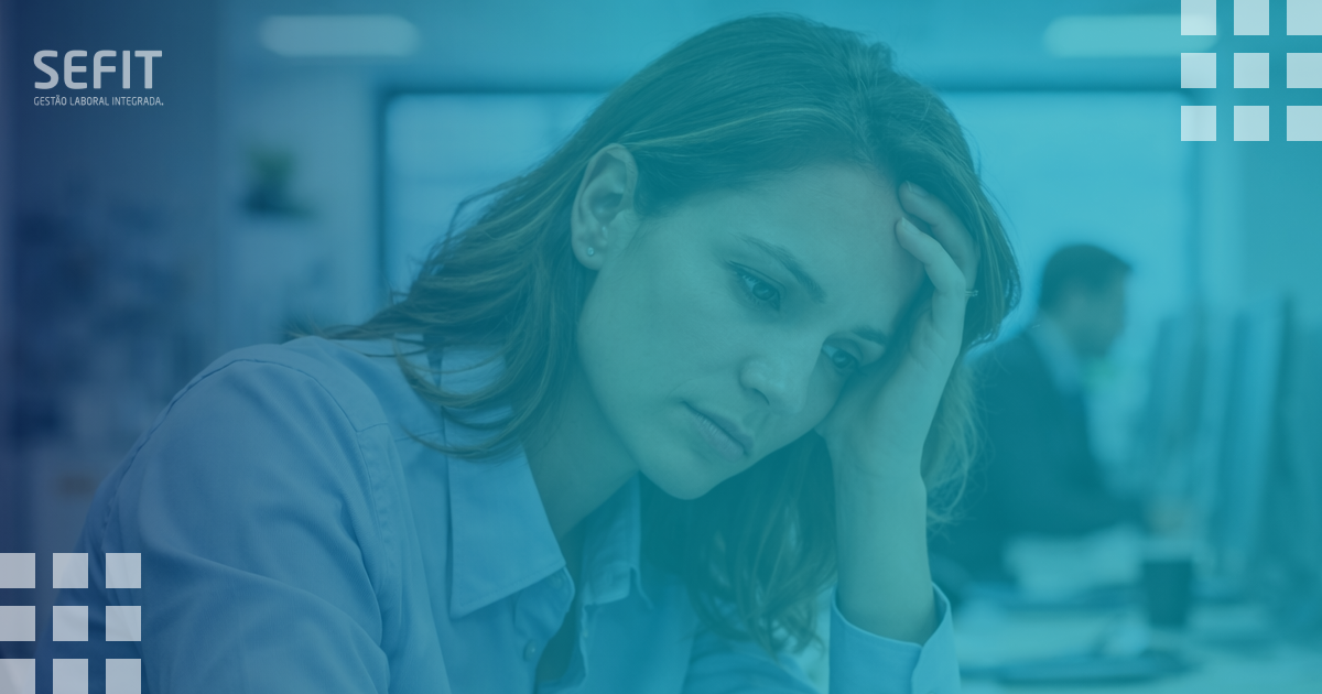 A Anatomia da Paralisia Decisória: Por que sua equipe trabalha muito e produz pouco?